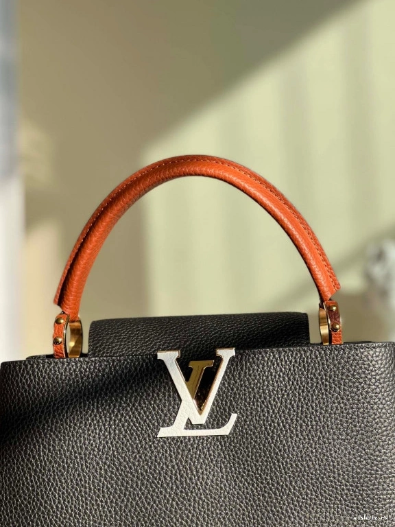 WIS MM VUITTON LOUIS CAPUCINES 0318